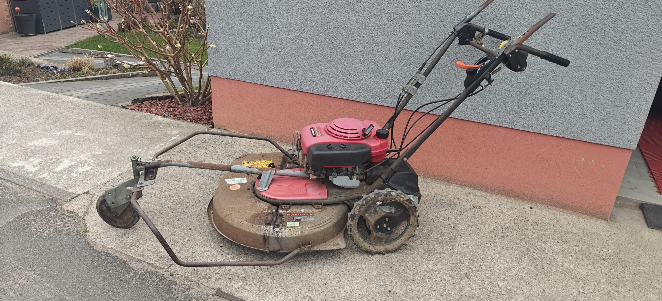 Honda UM616 mieten Odenwald